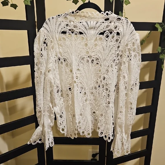 White Intricate Lace Long Sleeve Blouse Top - Picture 2 of 3